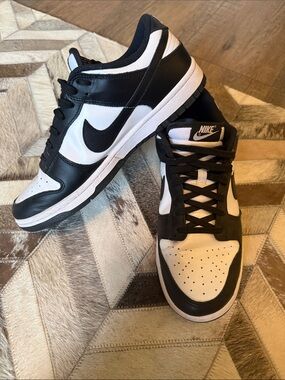 EUC Nike Panda Dunks